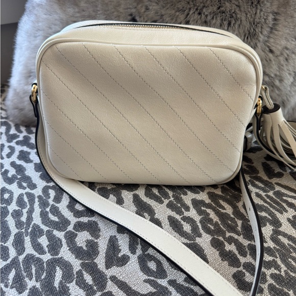 Gucci Winter White Cream Leather Crossbody Bag with Tassel - Picture 4 of 5